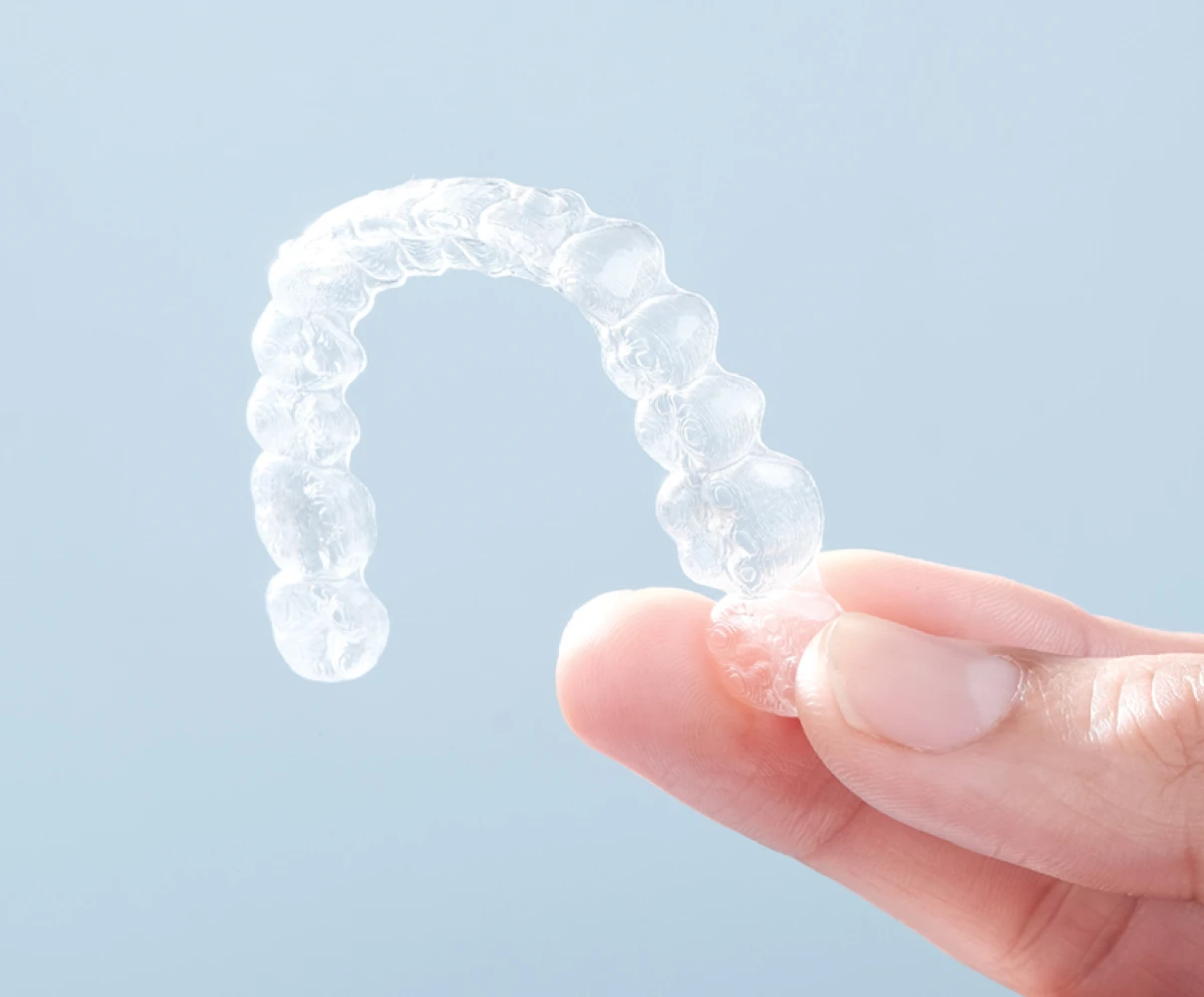 Gouttière transparente sur la mâchoire supérieure